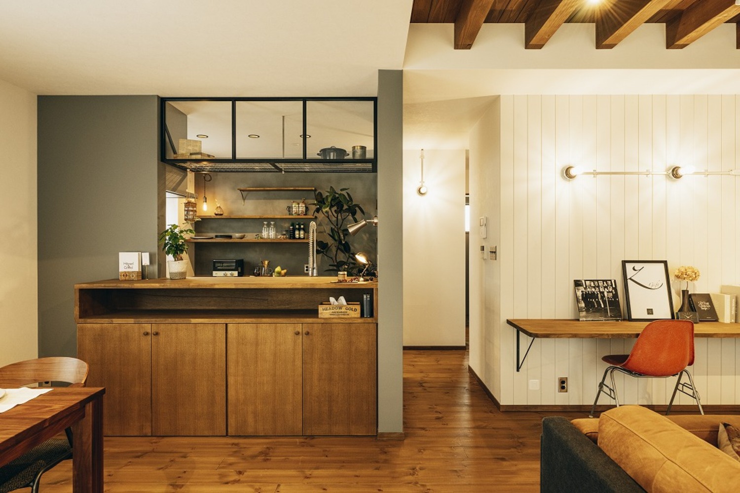 Cafe&Industrial style HOUSE