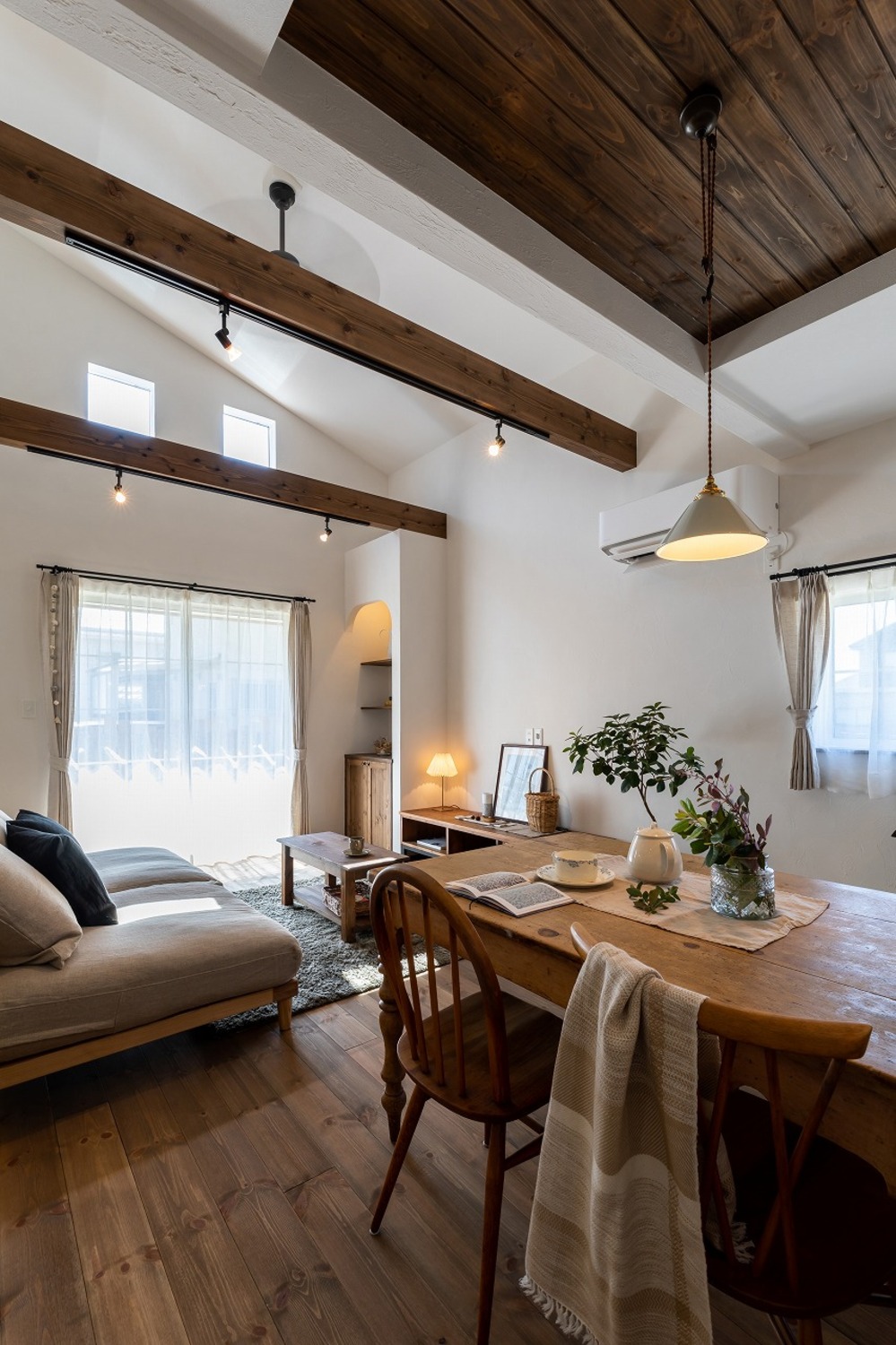 アンティークが似合うカフェスタイルの家